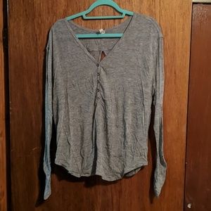 Long-sleeved gray shirt with keyhole back